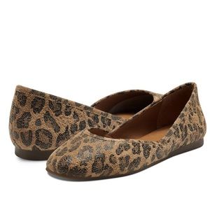Lucky Brand Ameena Flat Size 7 Animal Print!